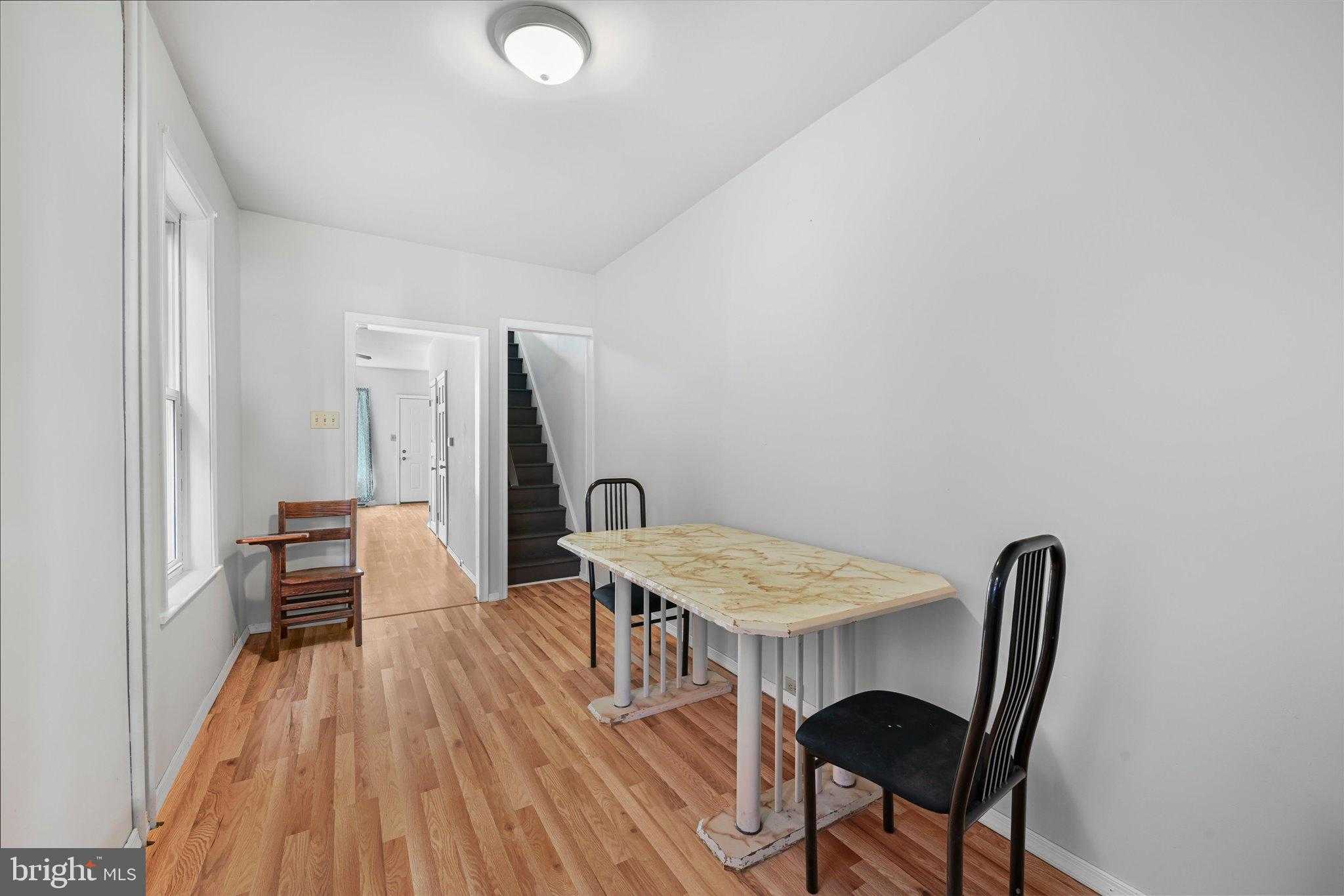 1042 Locust St photo 9