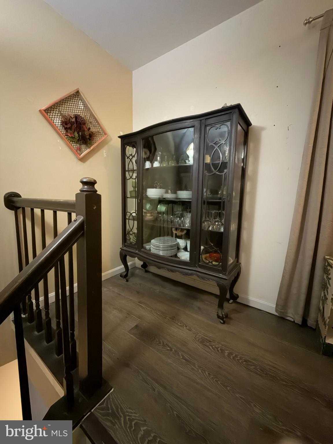 735 Farnham Pl photo 4