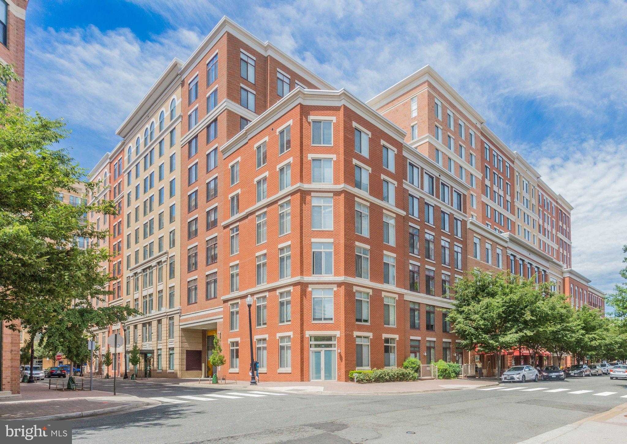 1205 N Garfield St Apt 908 photo 2