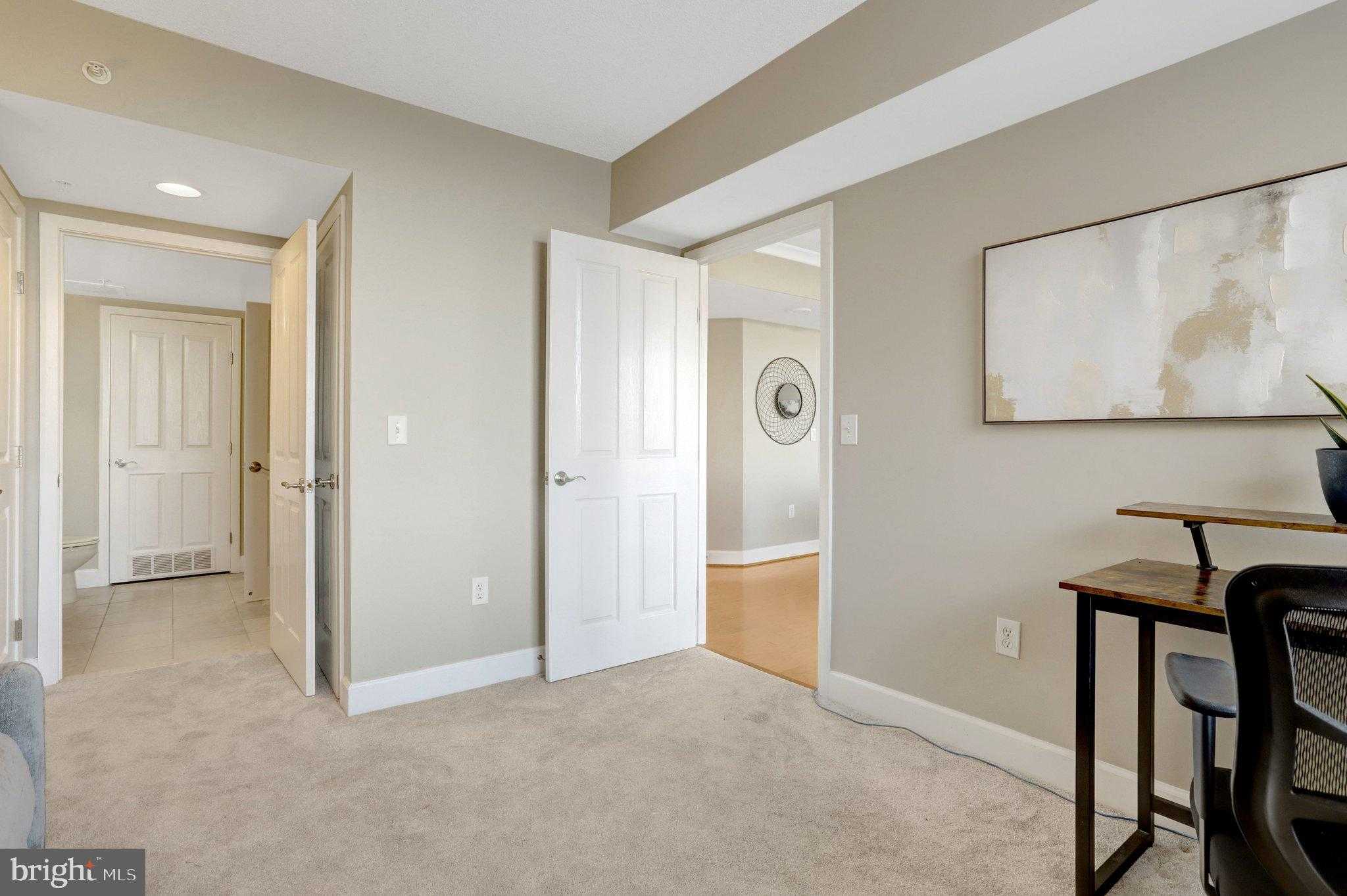 1205 N Garfield St Apt 908 photo 22