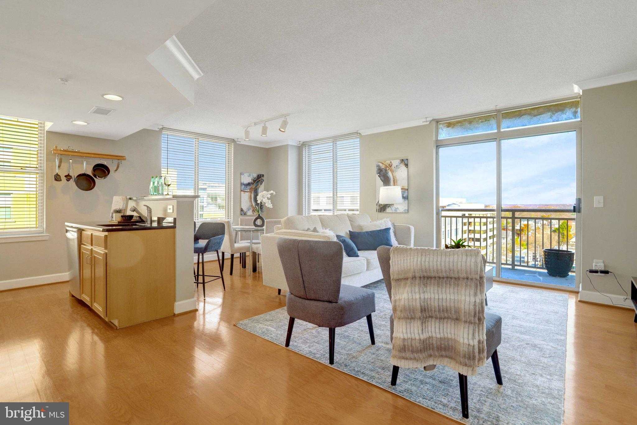 1205 N Garfield St Apt 908 photo 8