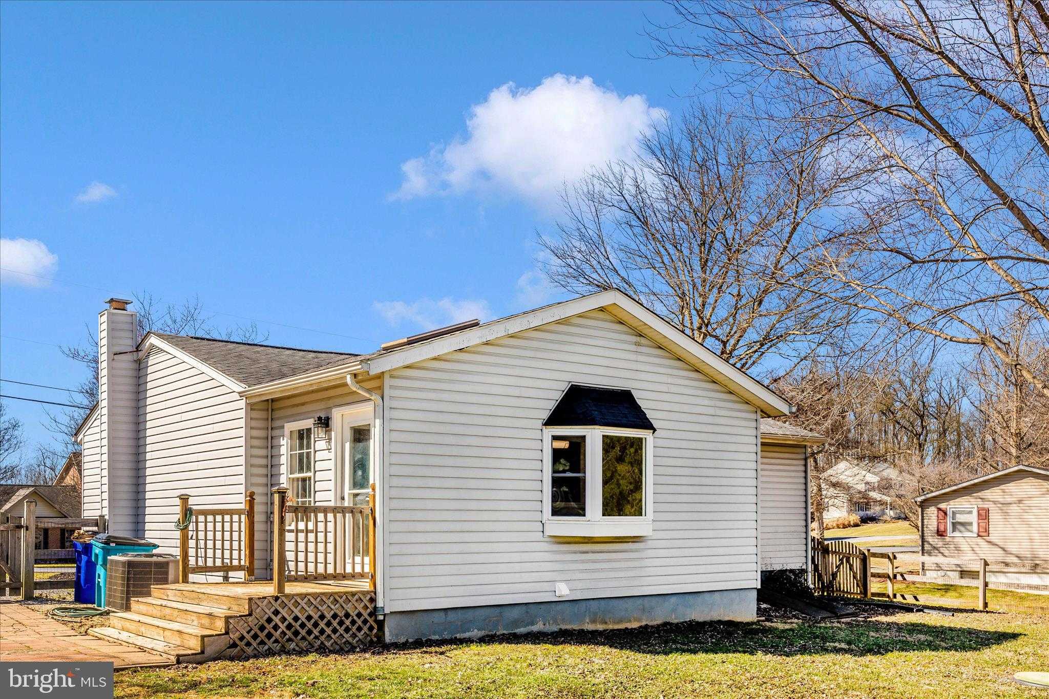 8615 Chestnut Grove Rd photo 42