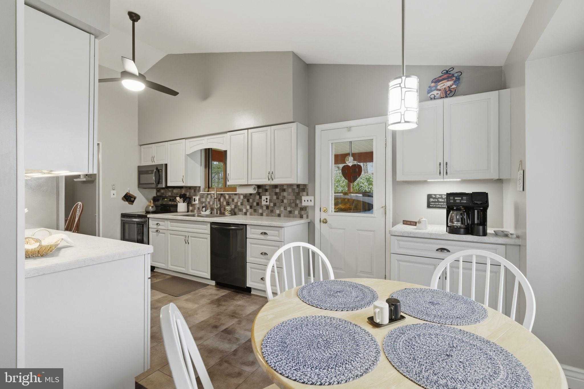 606 Sunspot Rd photo 8