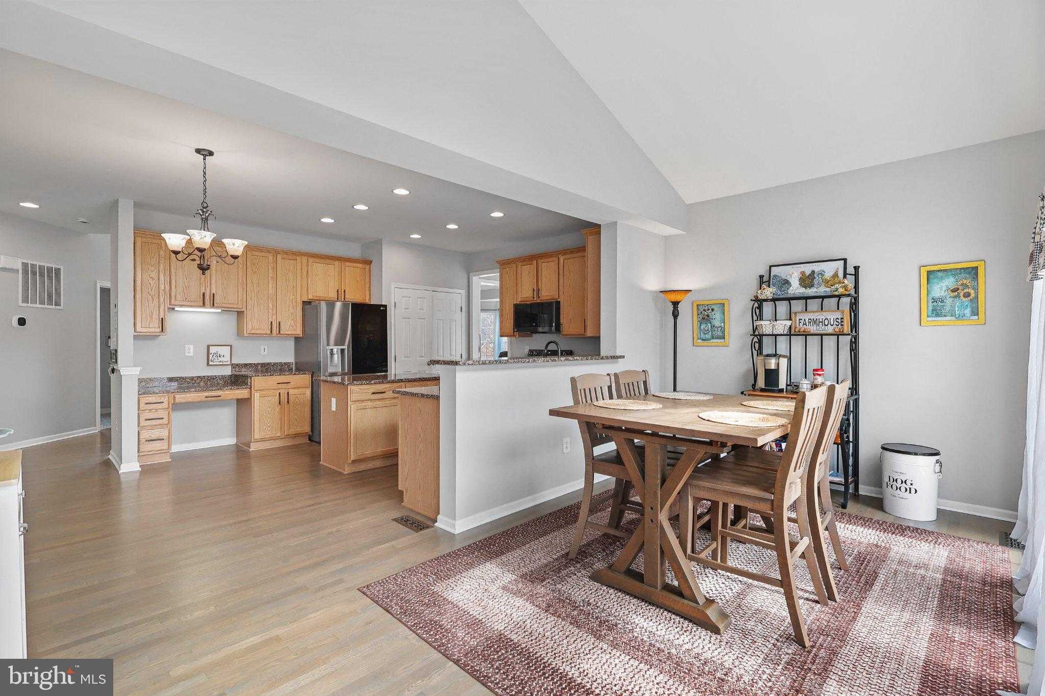 119 Thatcher CT photo 27