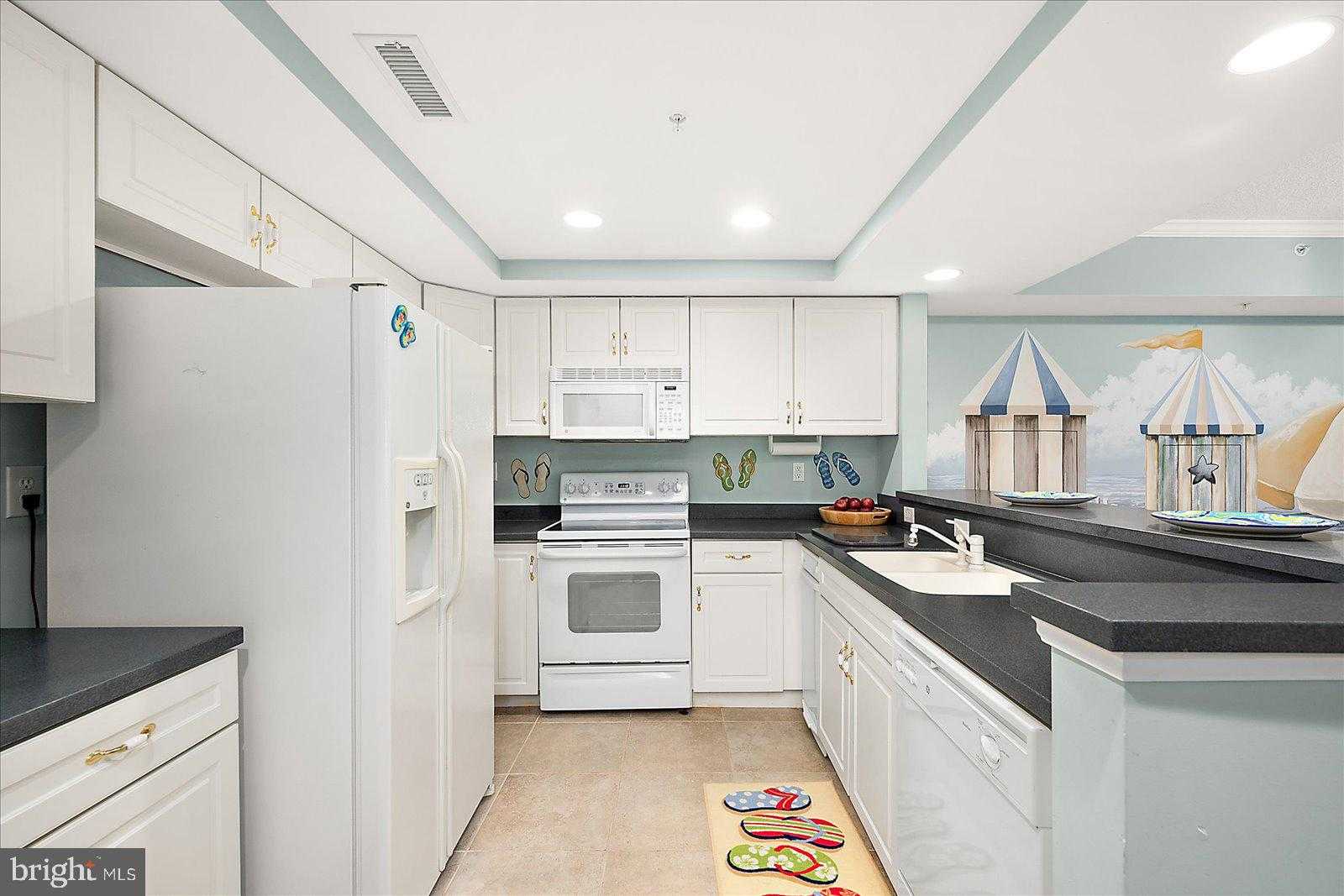 111 76th St photo 16