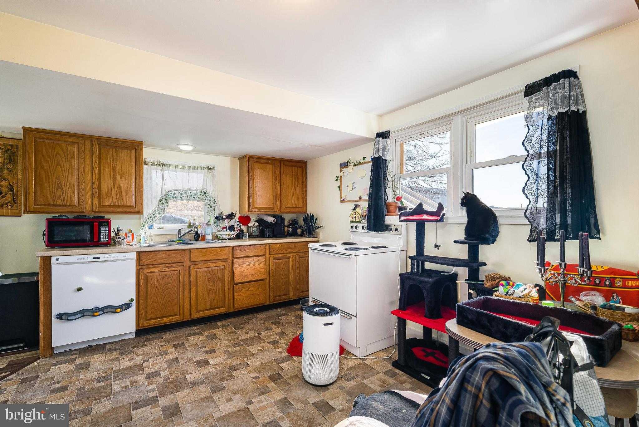 1012 E Main St photo 15