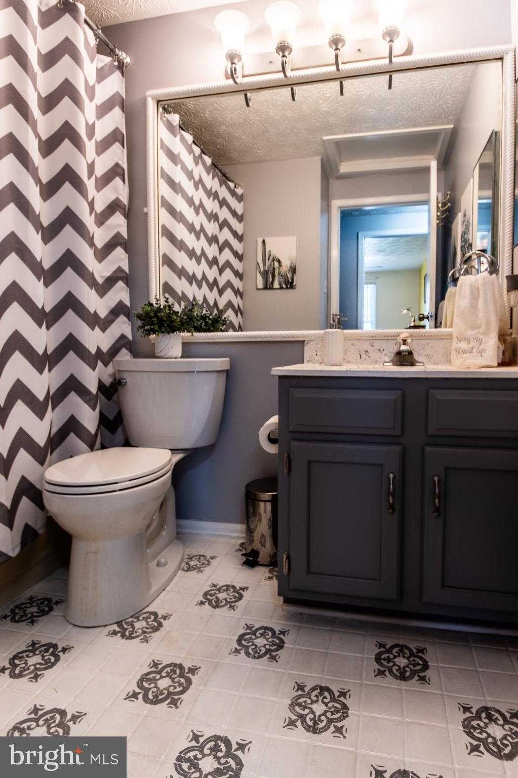 8802 Golden Tree Ln photo 18