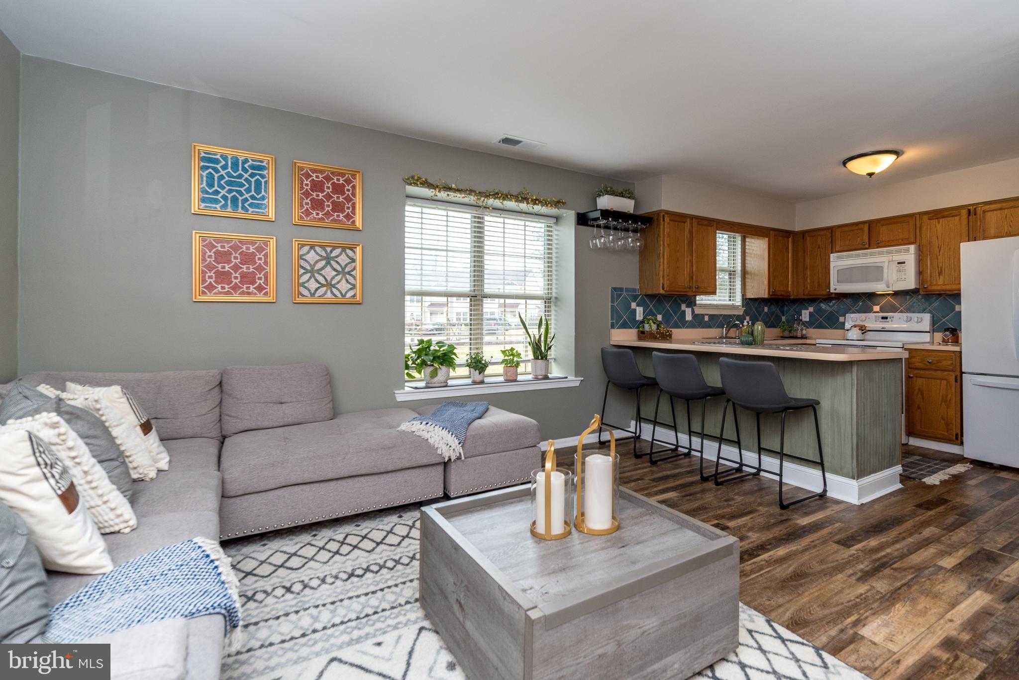 393 Kent Ln photo 19