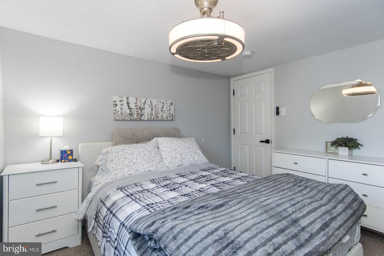 410 Avenue D photo 22