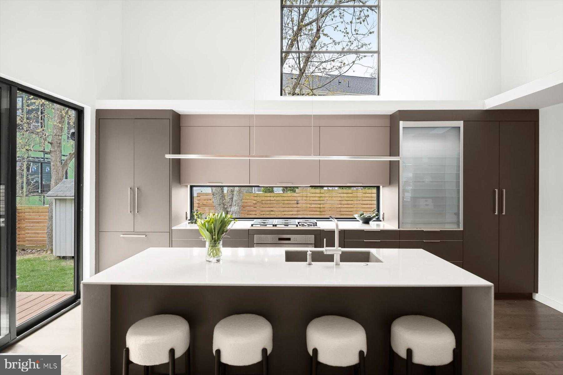 3004 N Underwood St photo 7