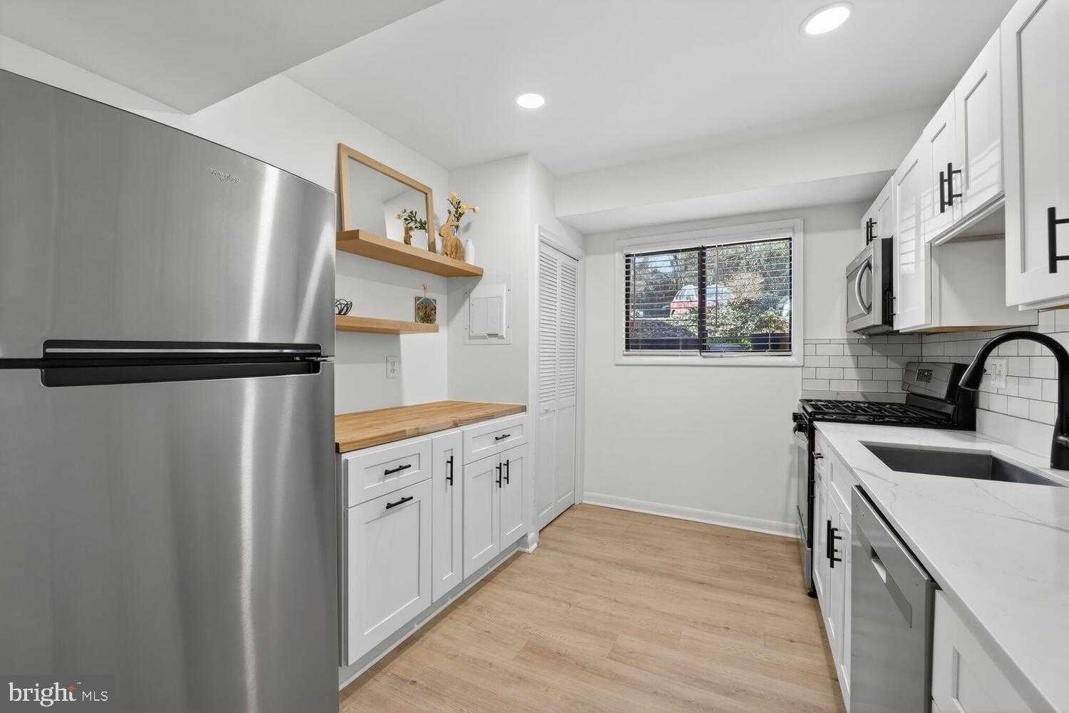 55 Skyhill Rd Apt 101 photo 8