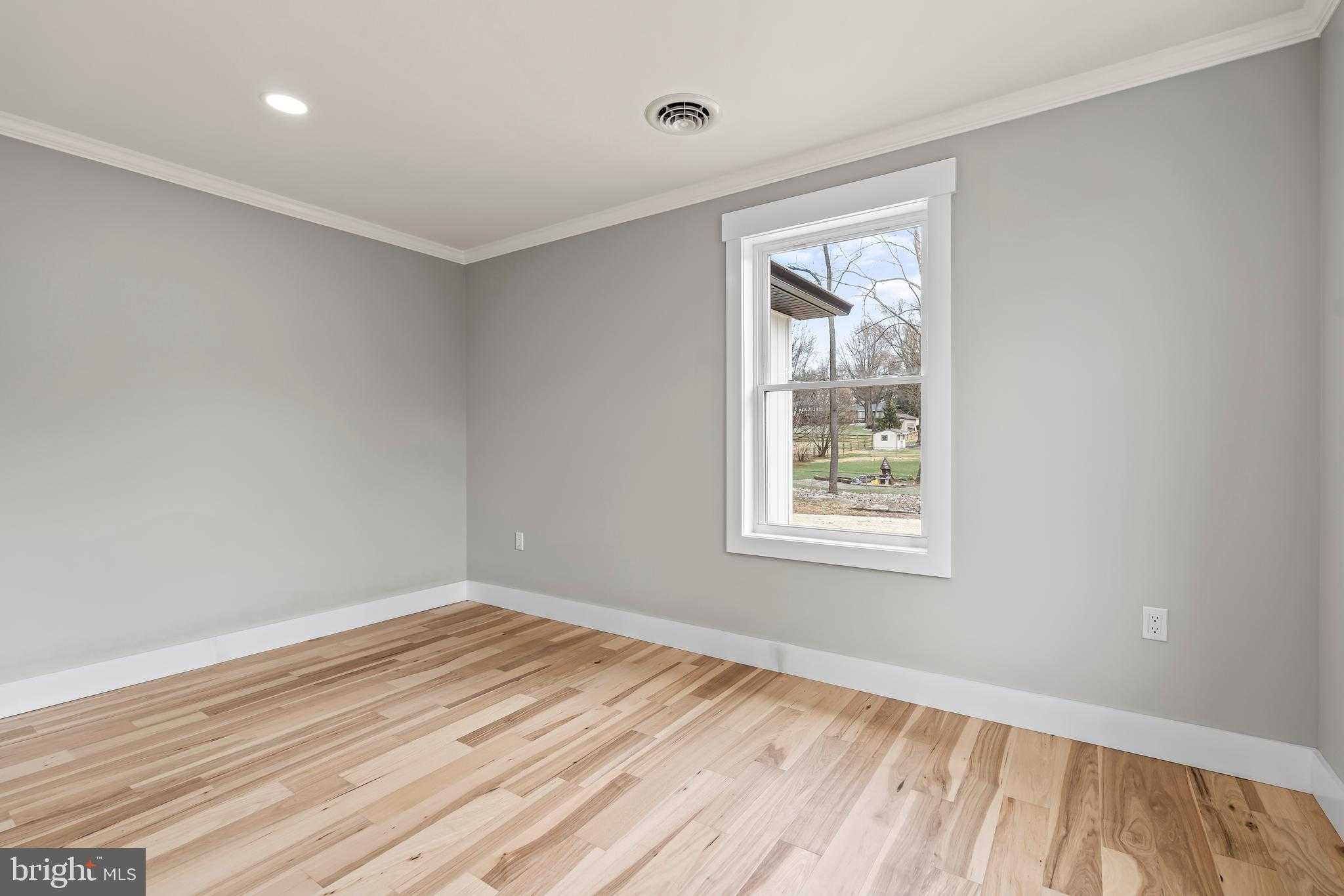 18212 Woodside Dr photo 36