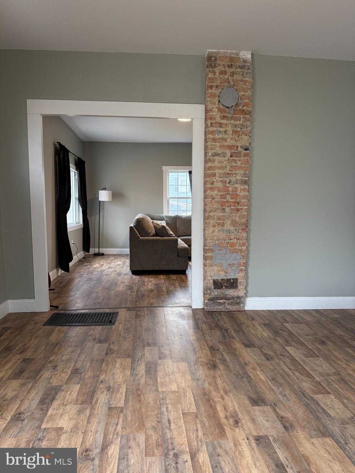 57 Washington St photo 16