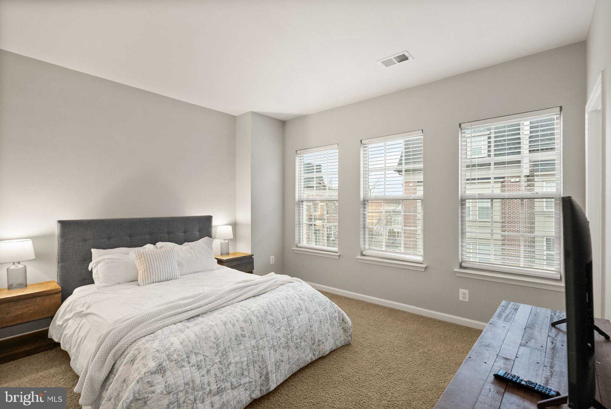 517 Overlook Park Dr # 47 photo 24