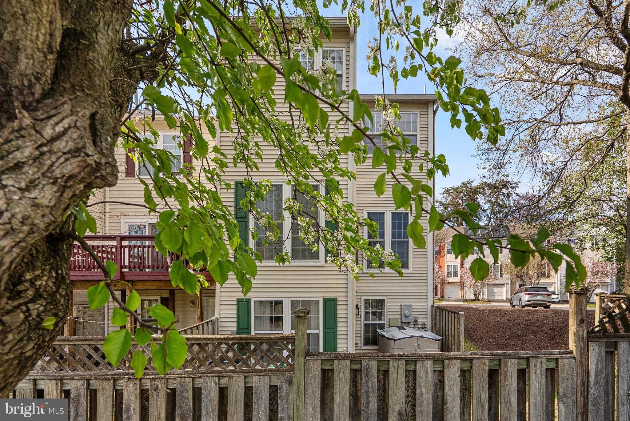 8412 Old Colony Dr S photo 38