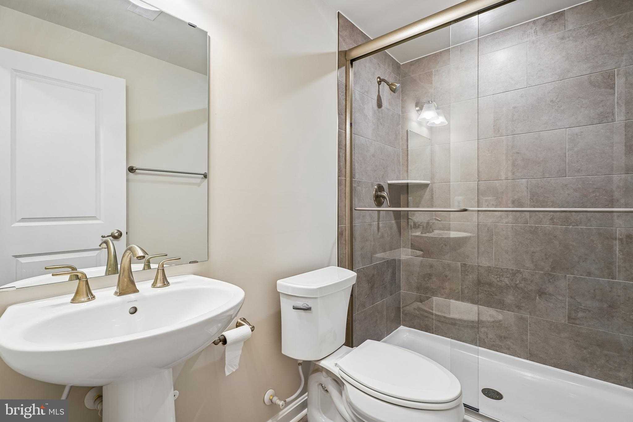 198 Ellery St photo 32