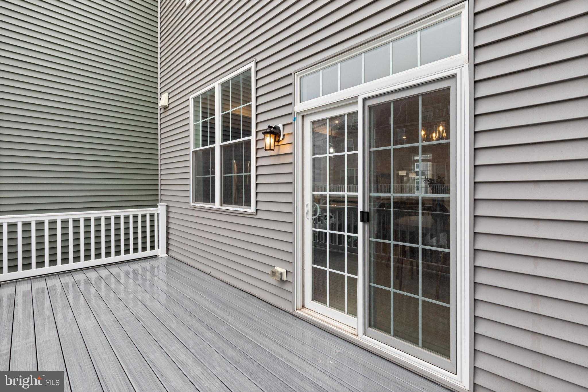 609 Burcham St photo 16