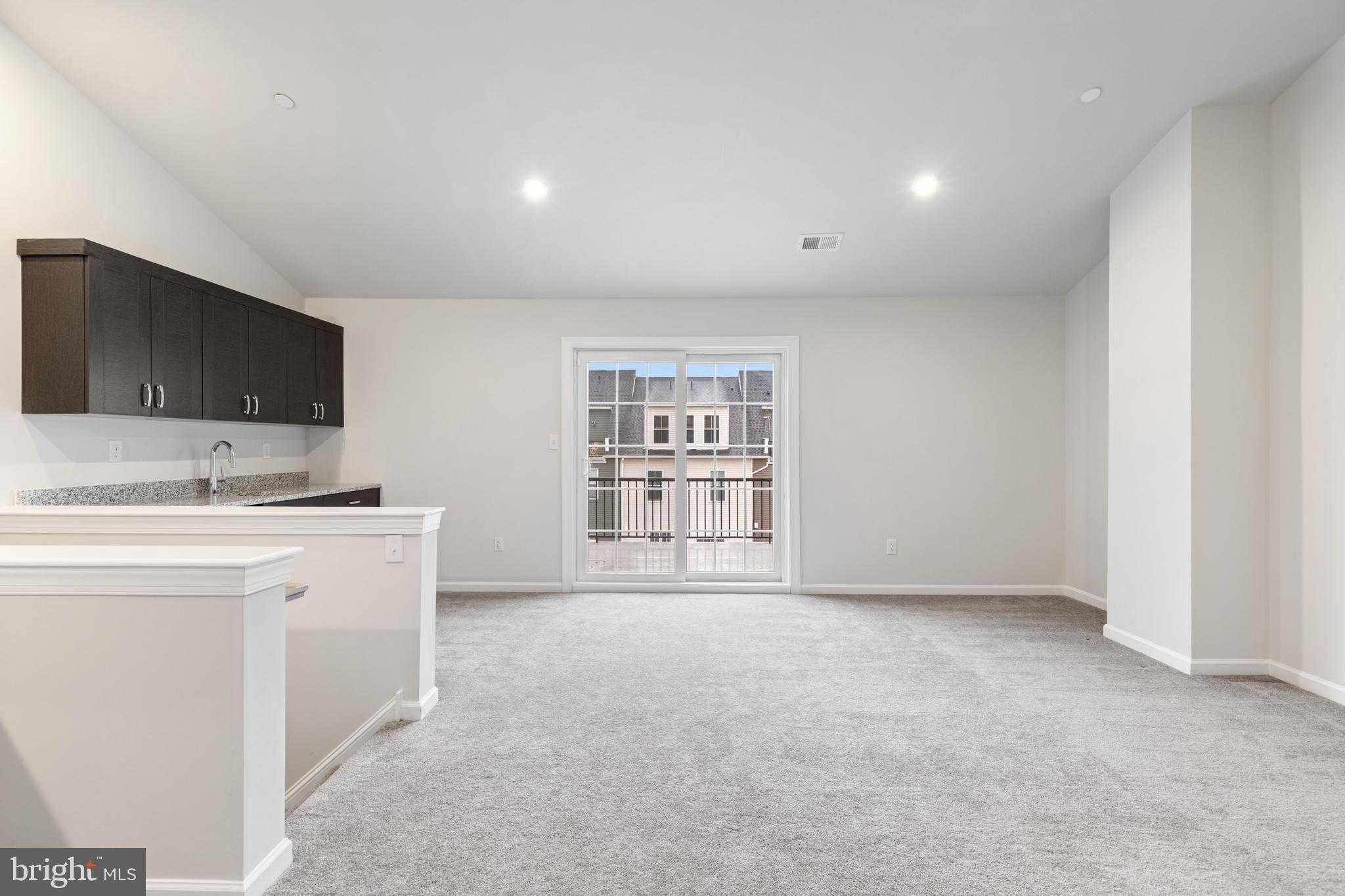 609 Burcham St photo 33