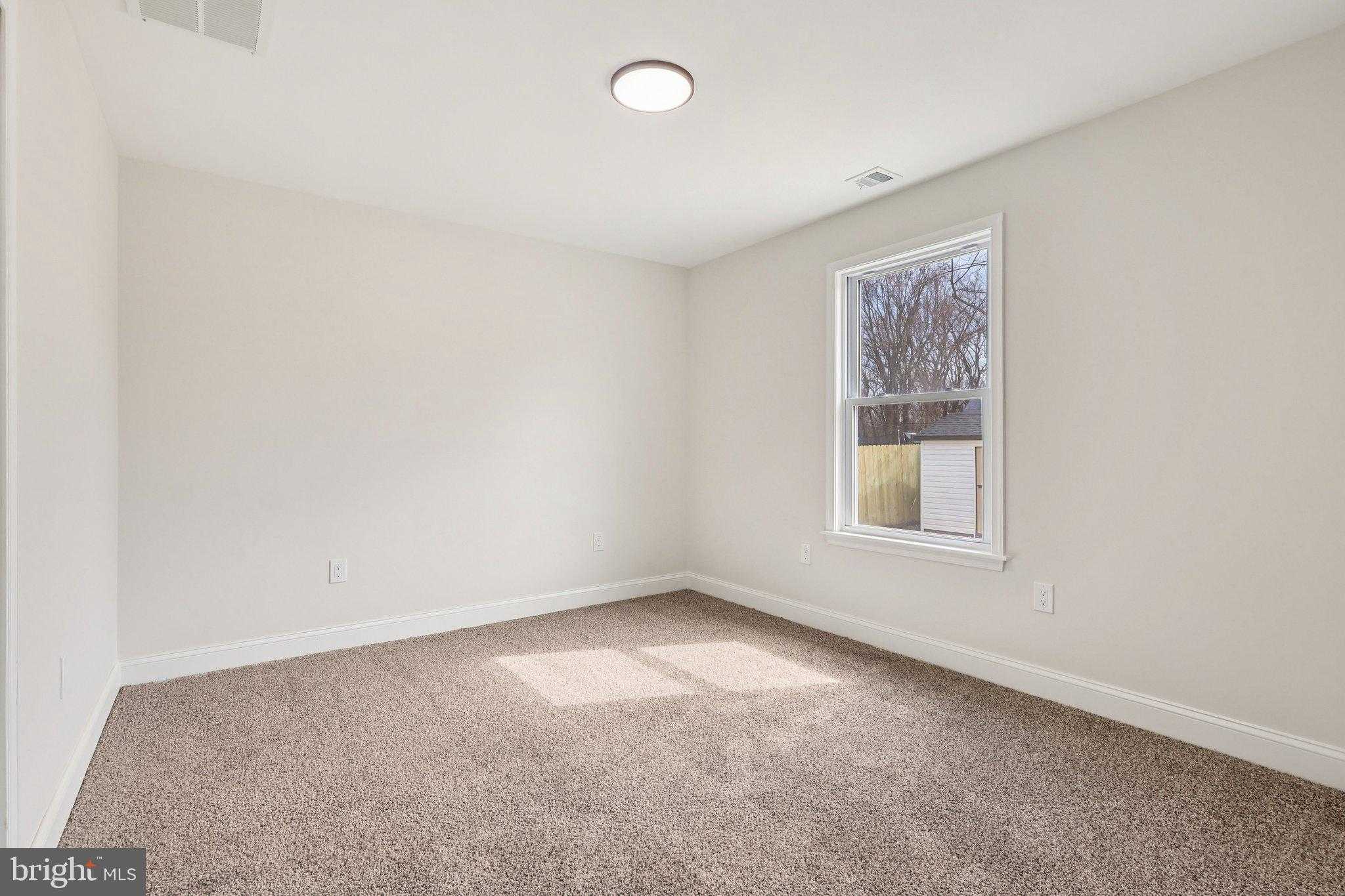 1237 Clayton Ave photo 21