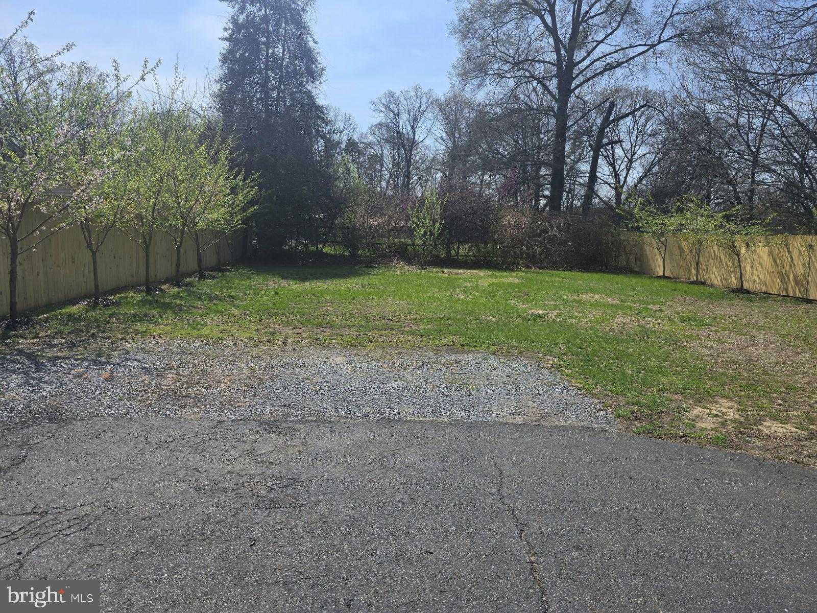 879 Stevenson Rd photo 24