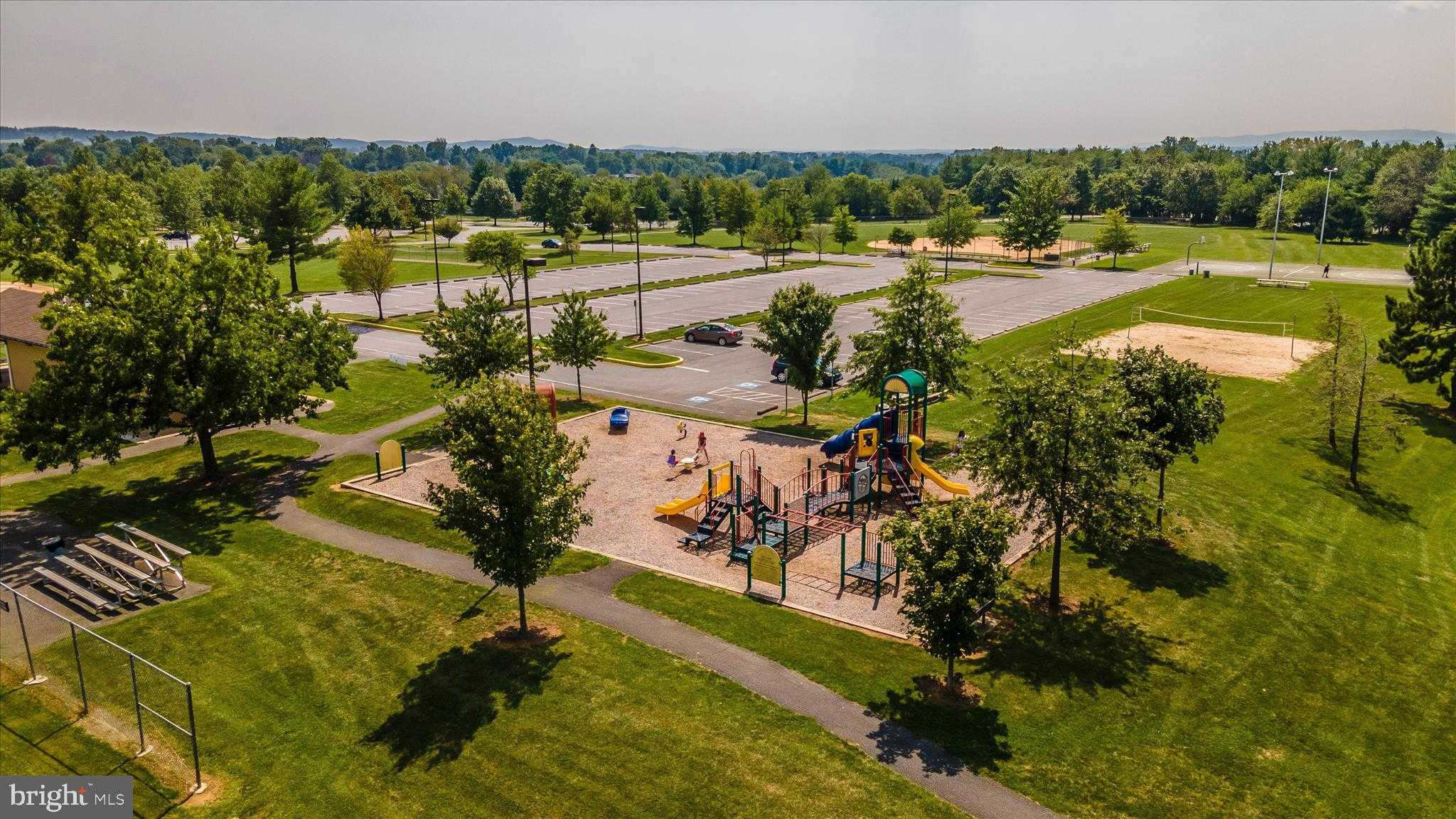 107 S Jefferson St photo 72