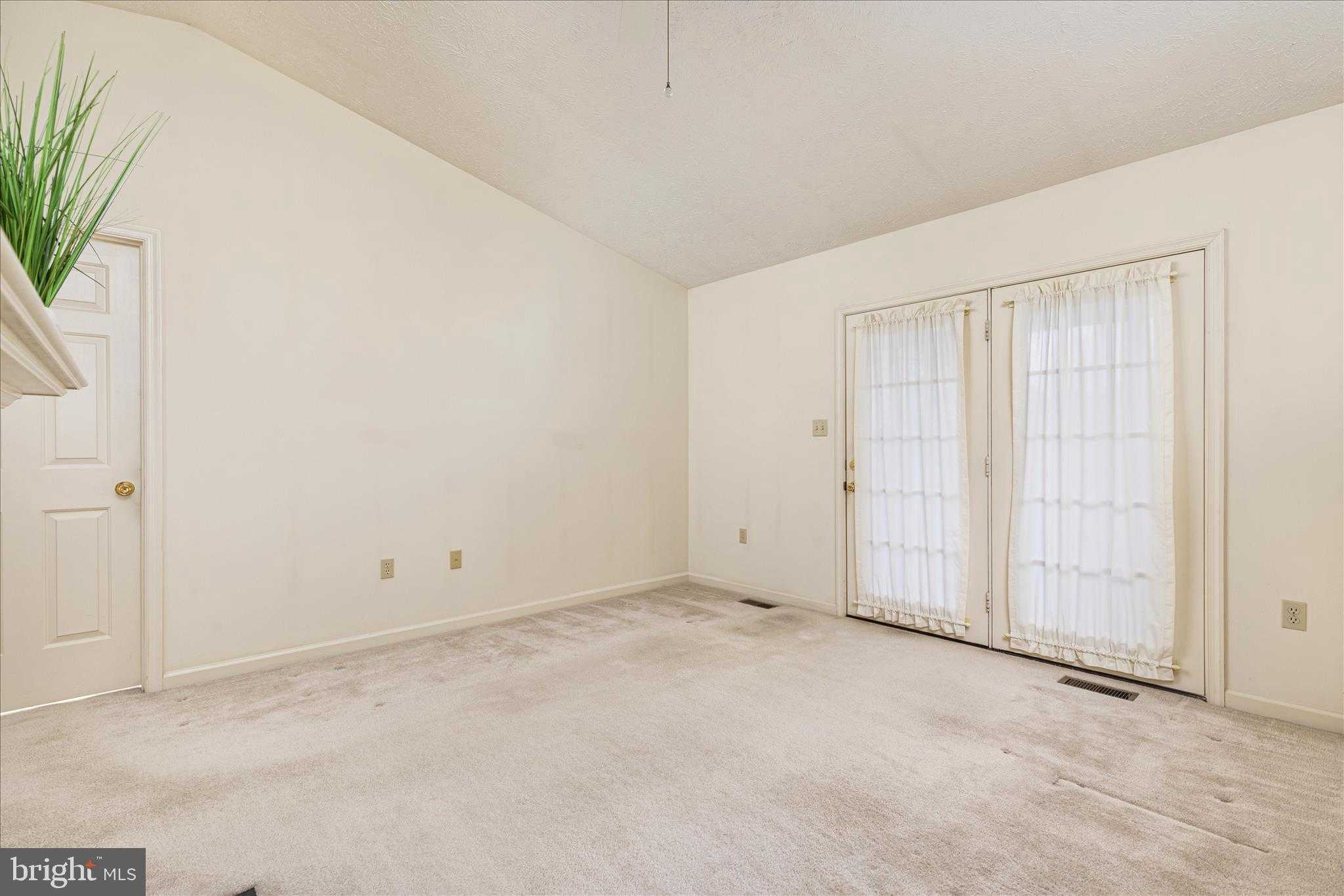 1057 Harmony Orchard Rd photo 6