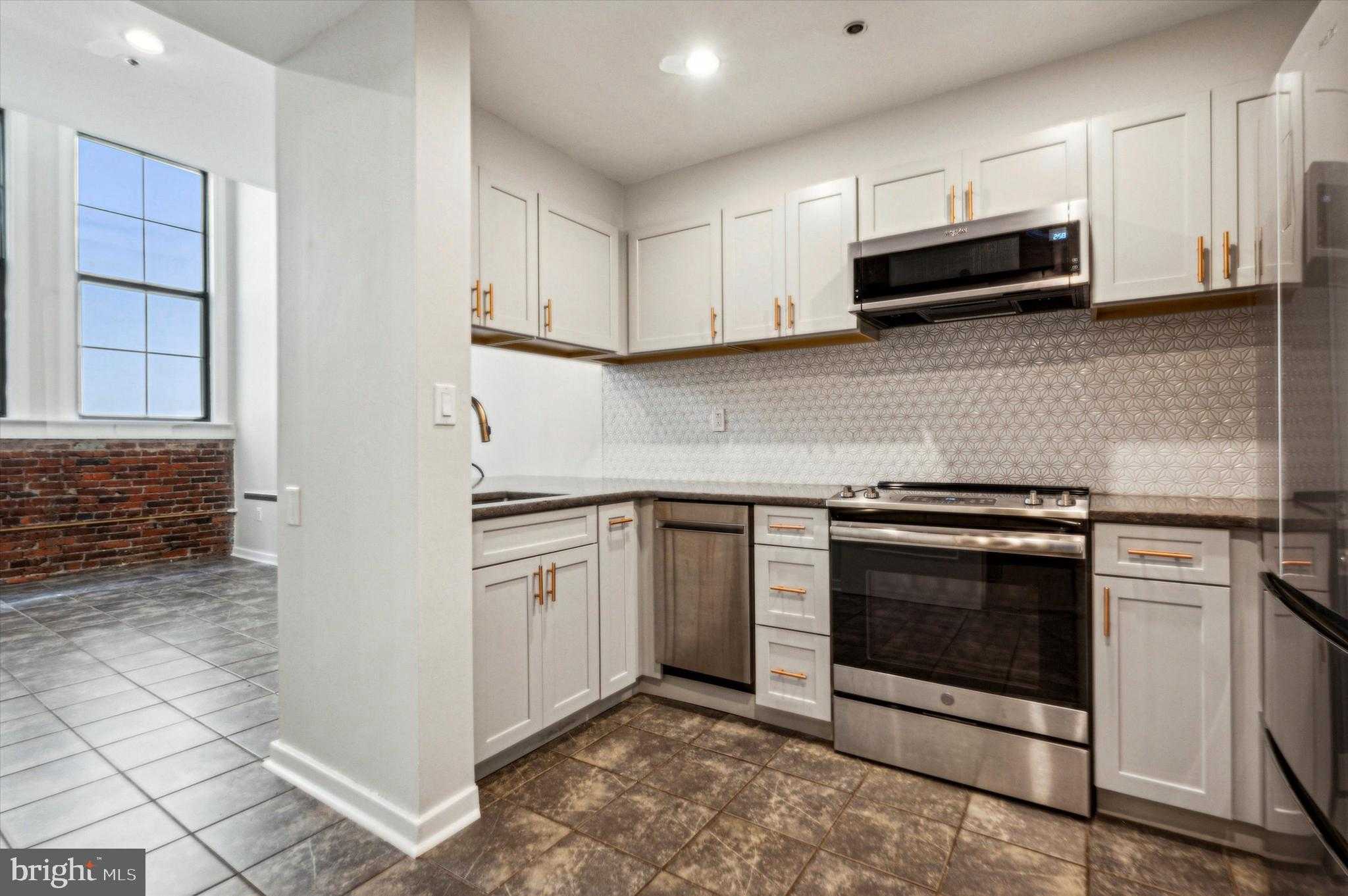 315 New St Apt 104 photo 4