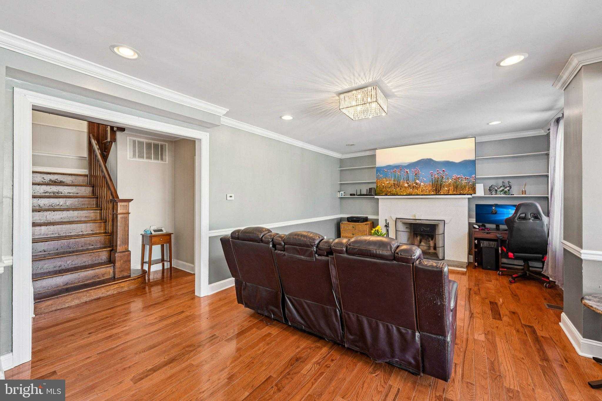 606 Mason Ave photo 11