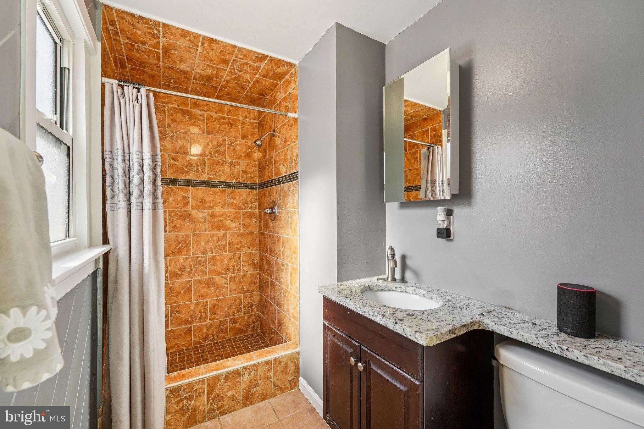 606 Mason Ave photo 22