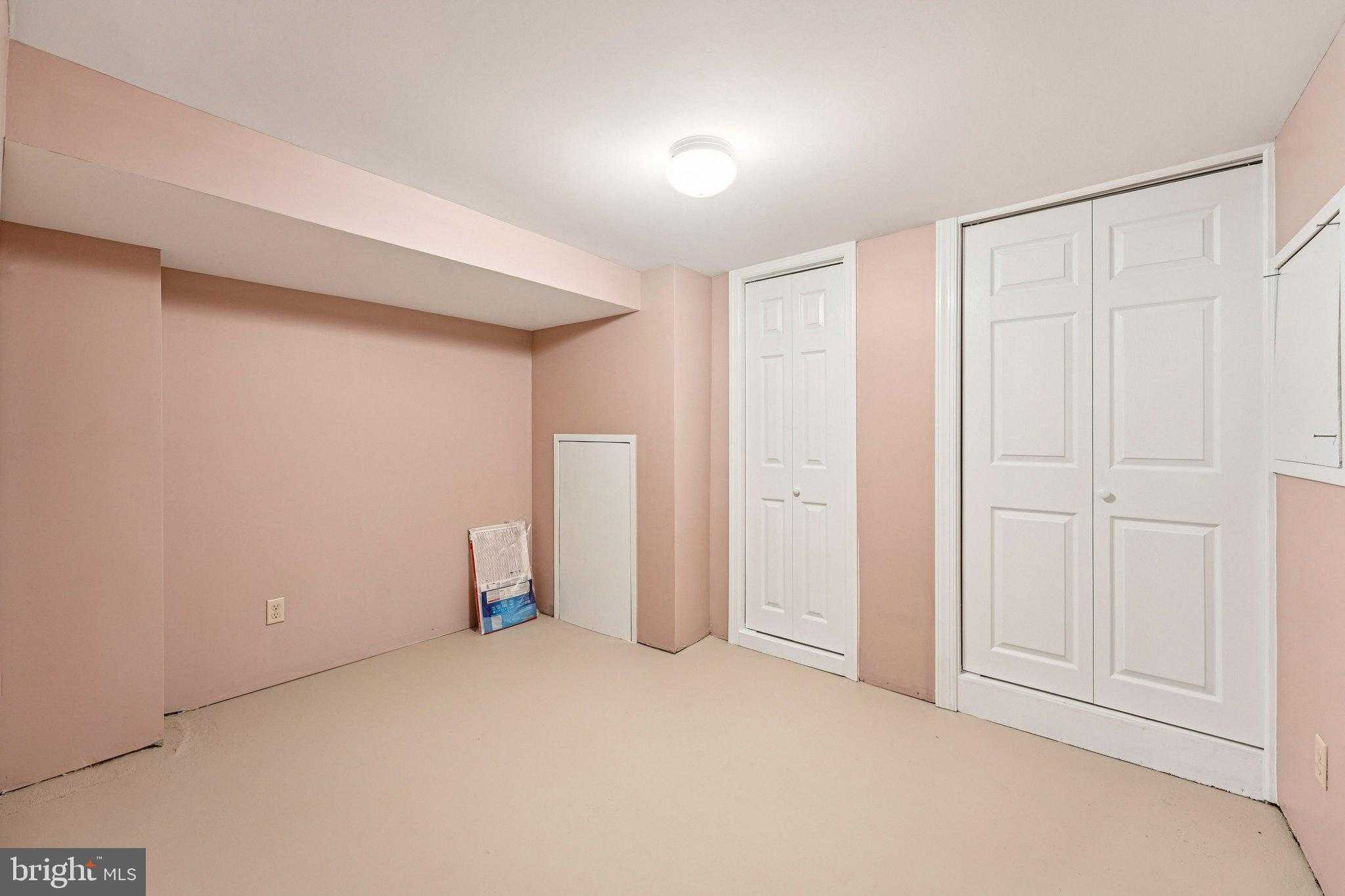 606 Mason Ave photo 33