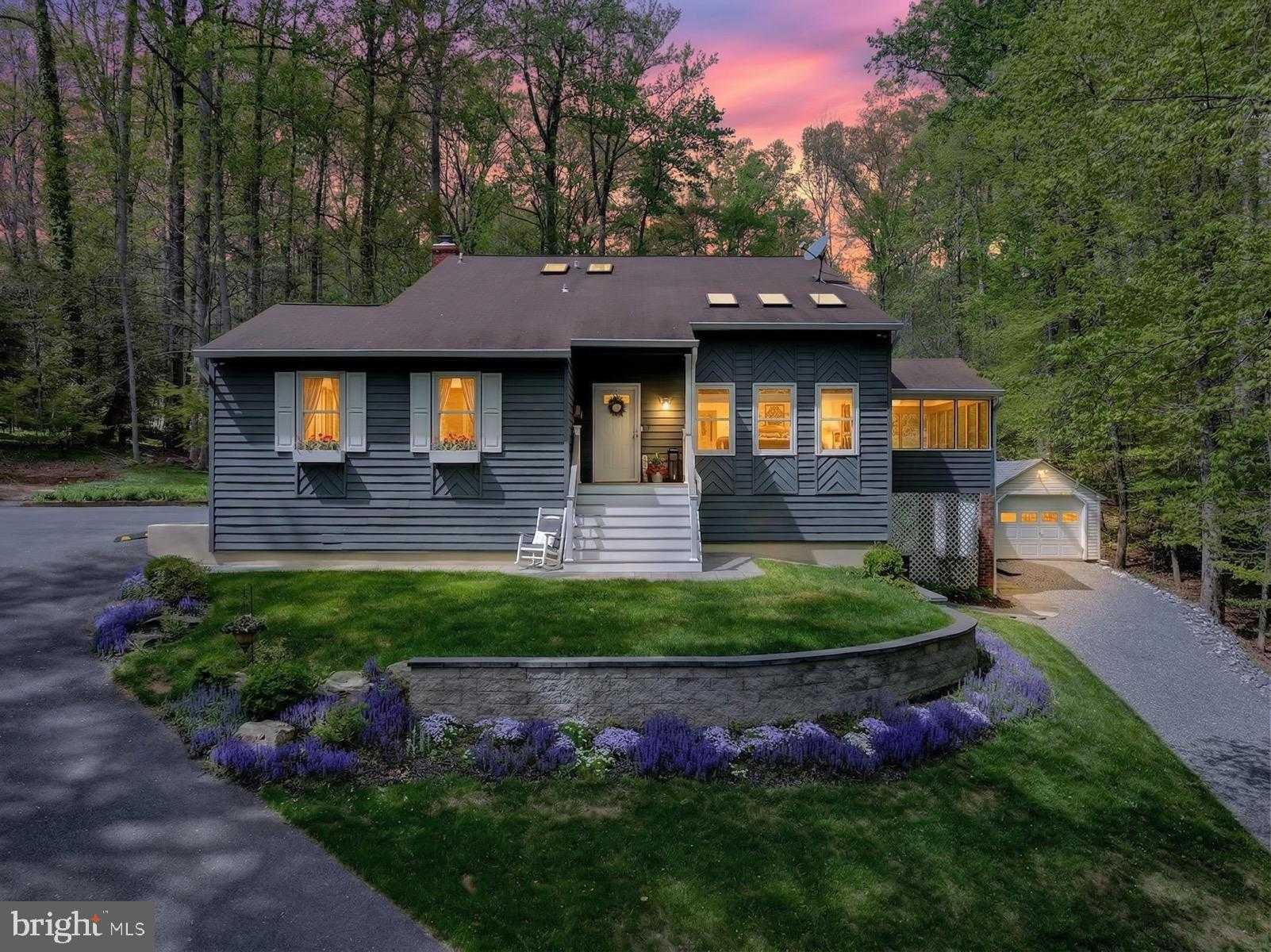 2908 Johnson Dr photo 2