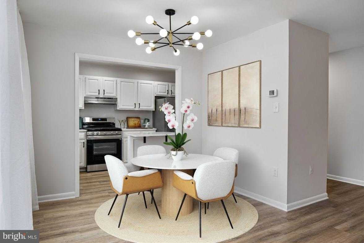 10656 Weymouth St photo 3