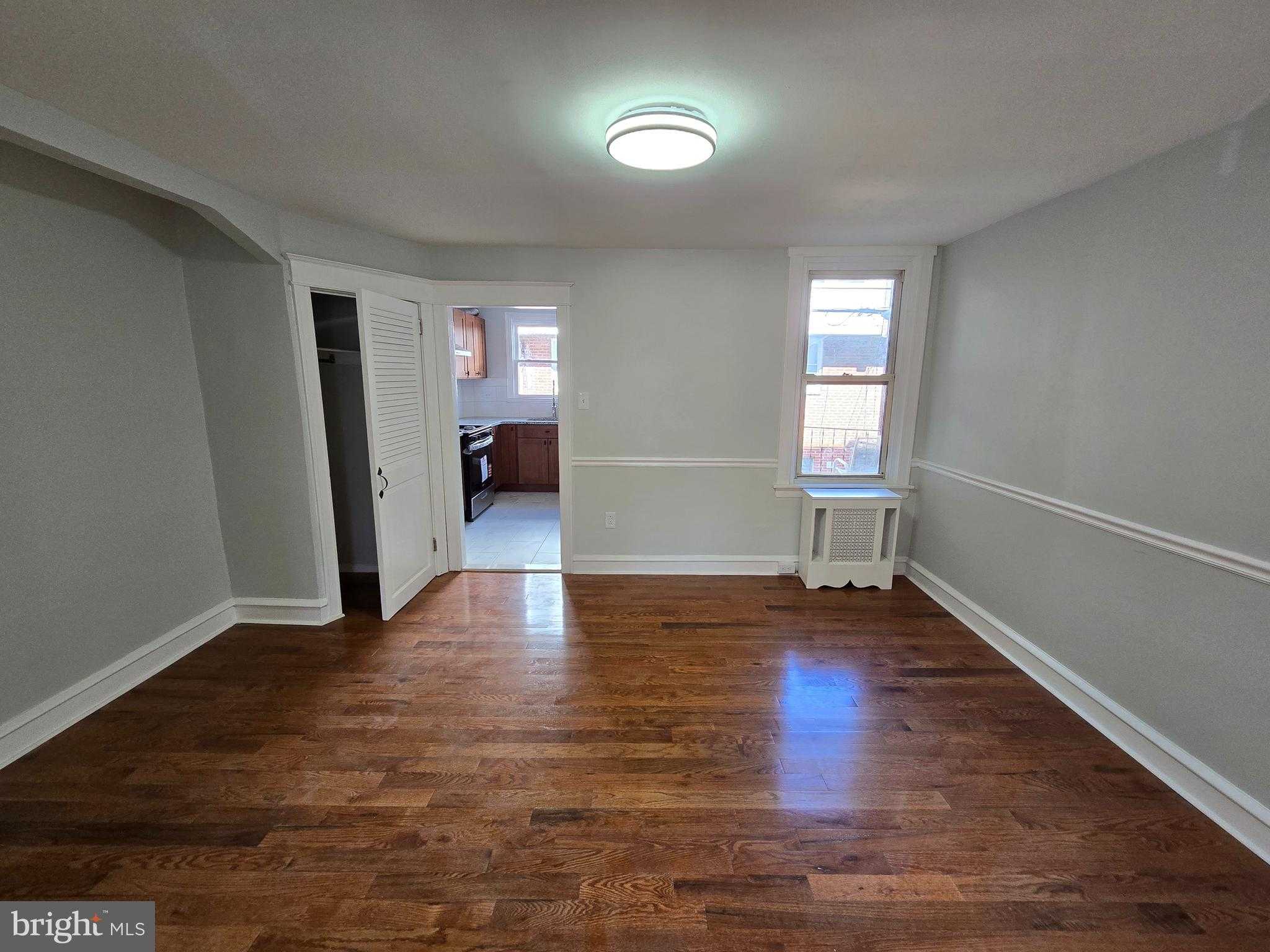 631 E Godfrey Ave photo 3