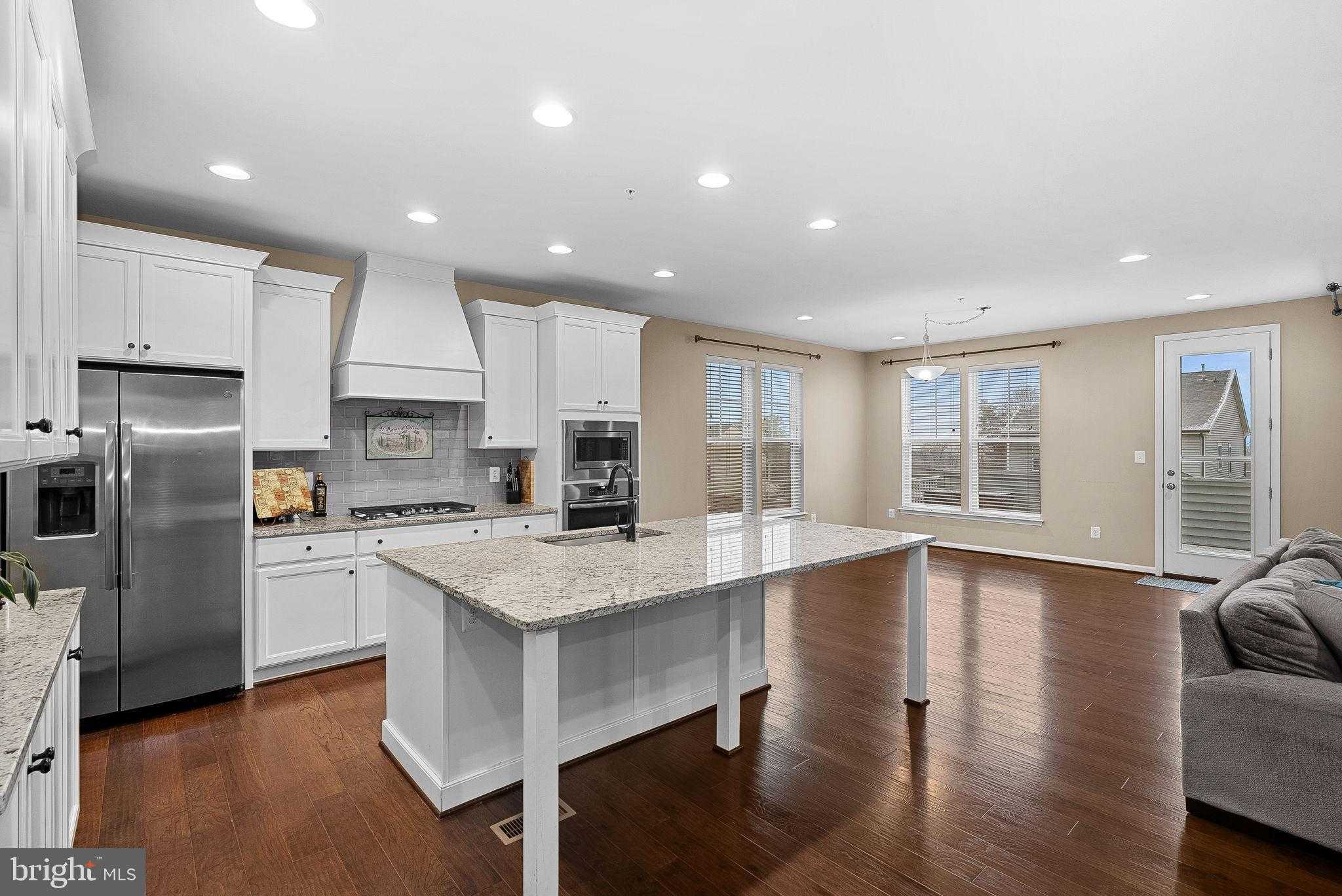 8422 Cliffview Ln photo 6