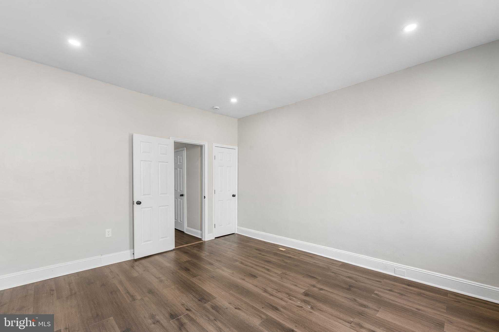 2517 W Pratt St photo 12