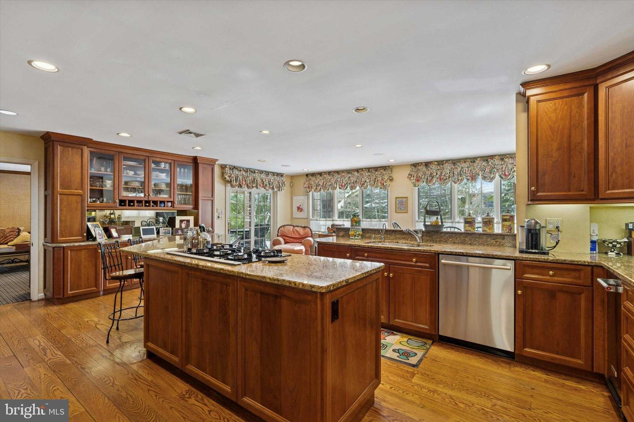 736 Woodleave Rd photo 16