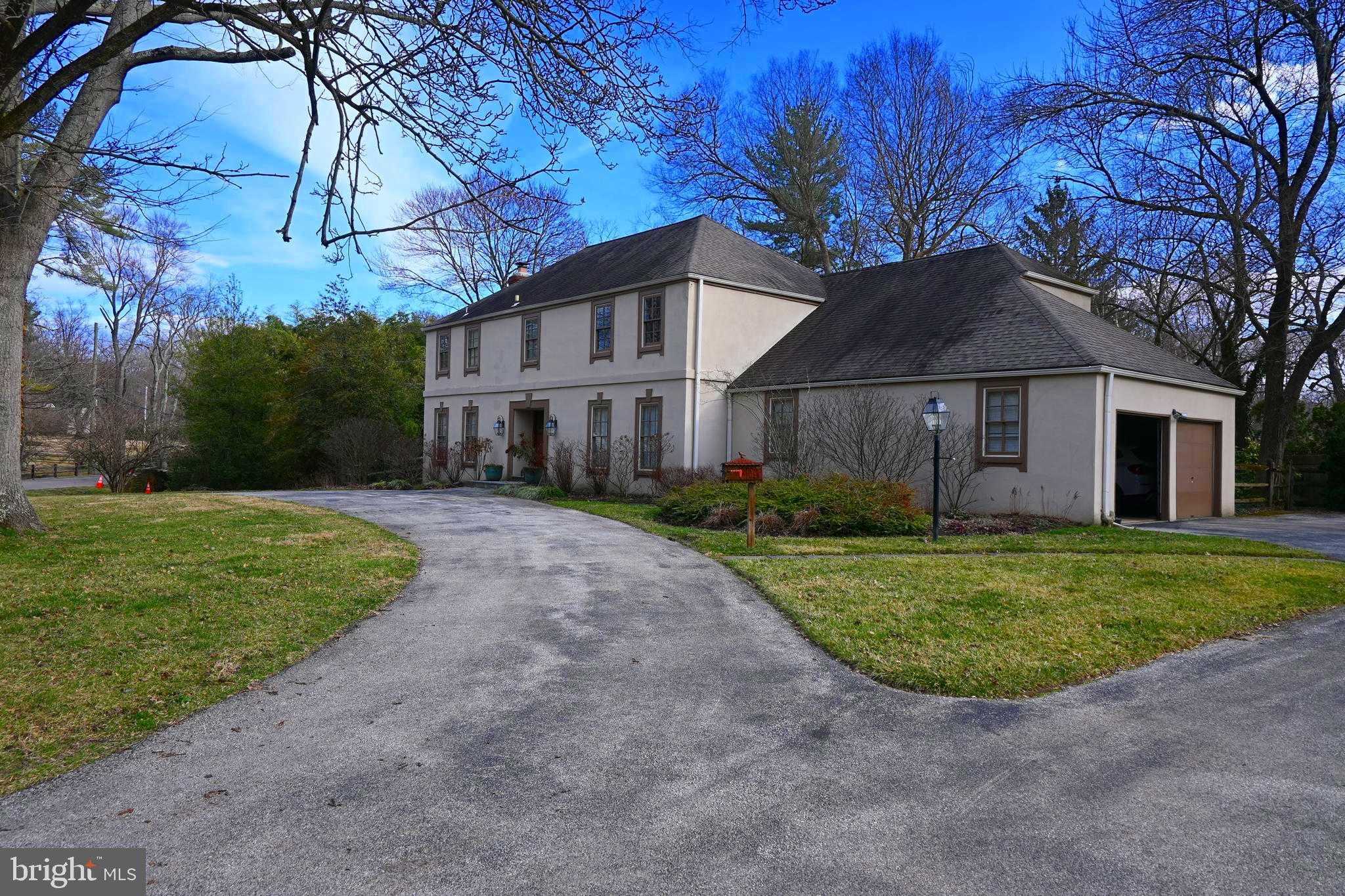 736 Woodleave Rd photo 2