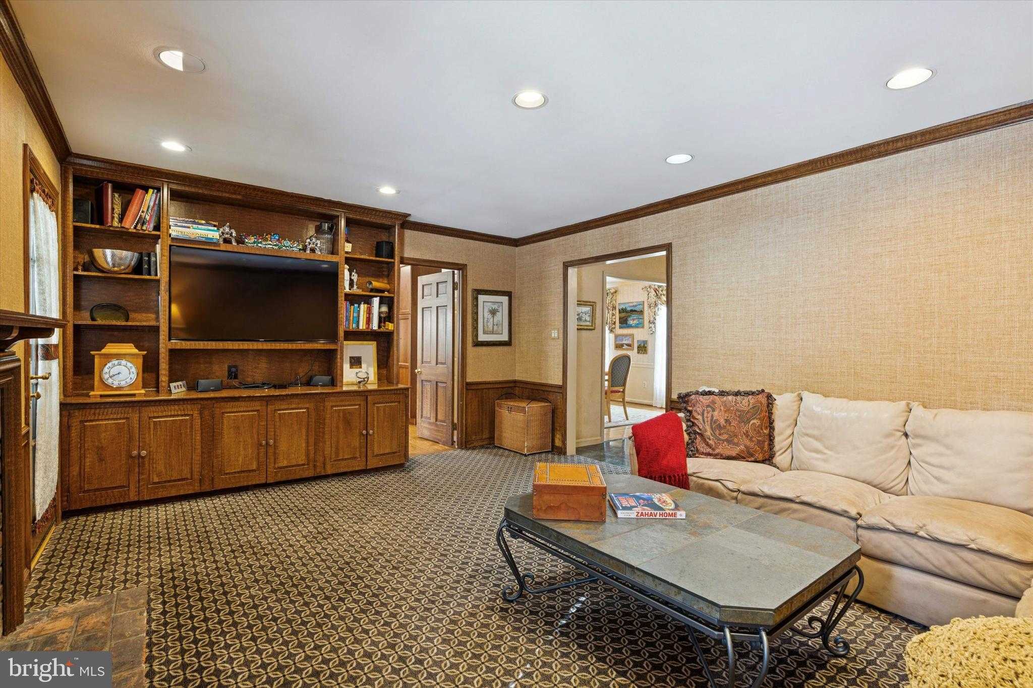 736 Woodleave Rd photo 21