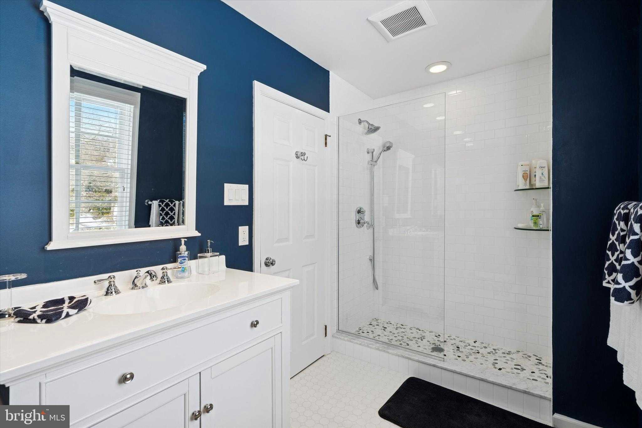 736 Woodleave Rd photo 29