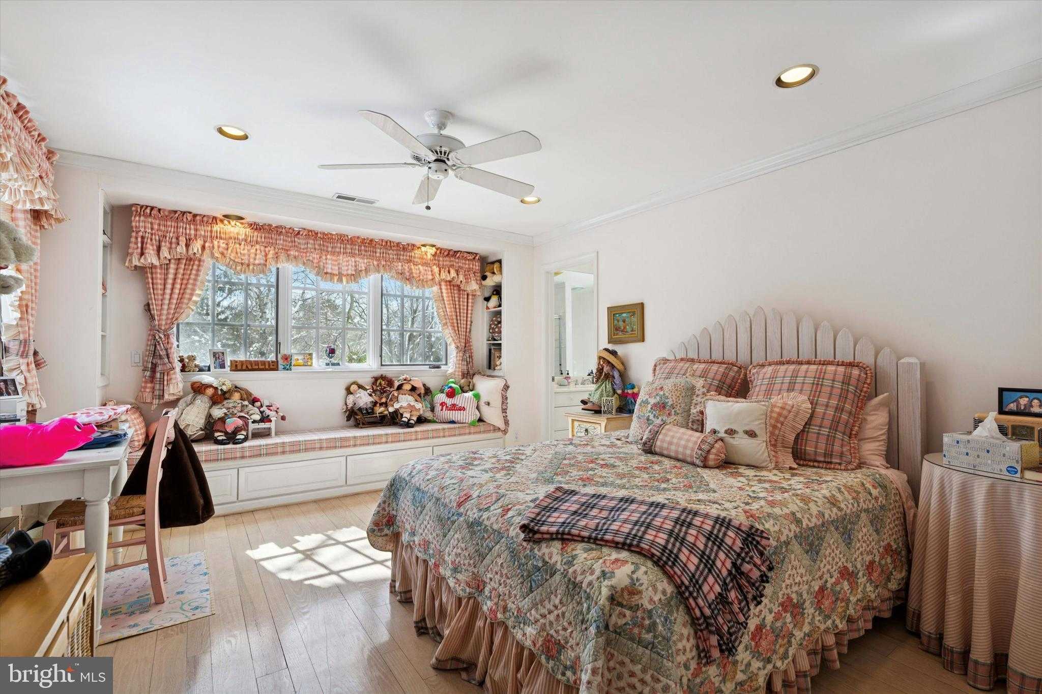 736 Woodleave Rd photo 30