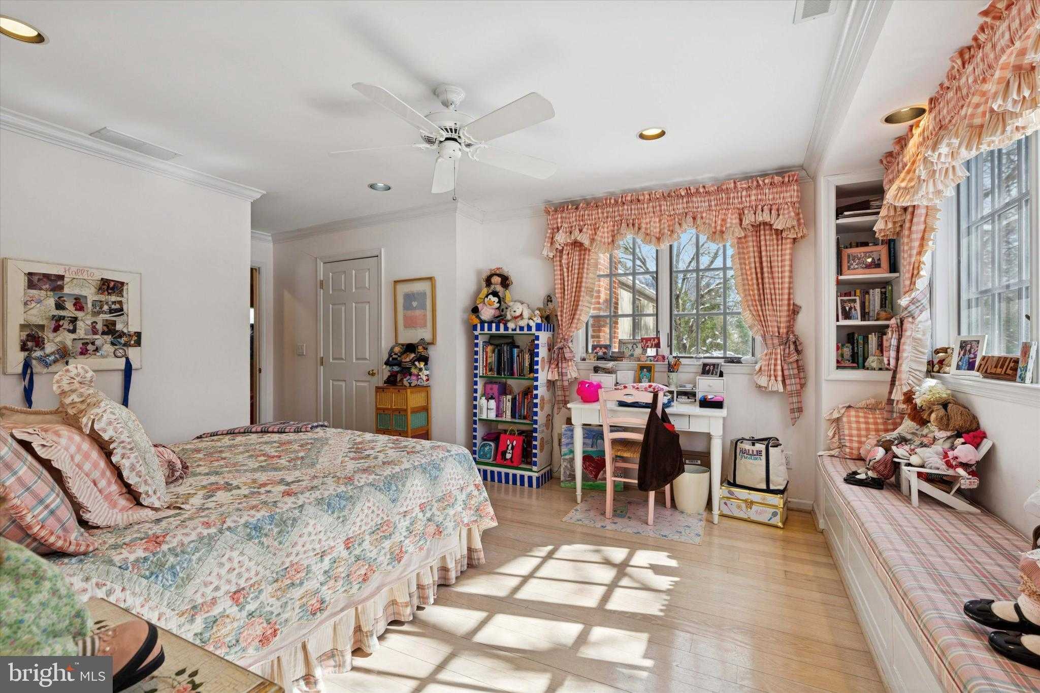 736 Woodleave Rd photo 31