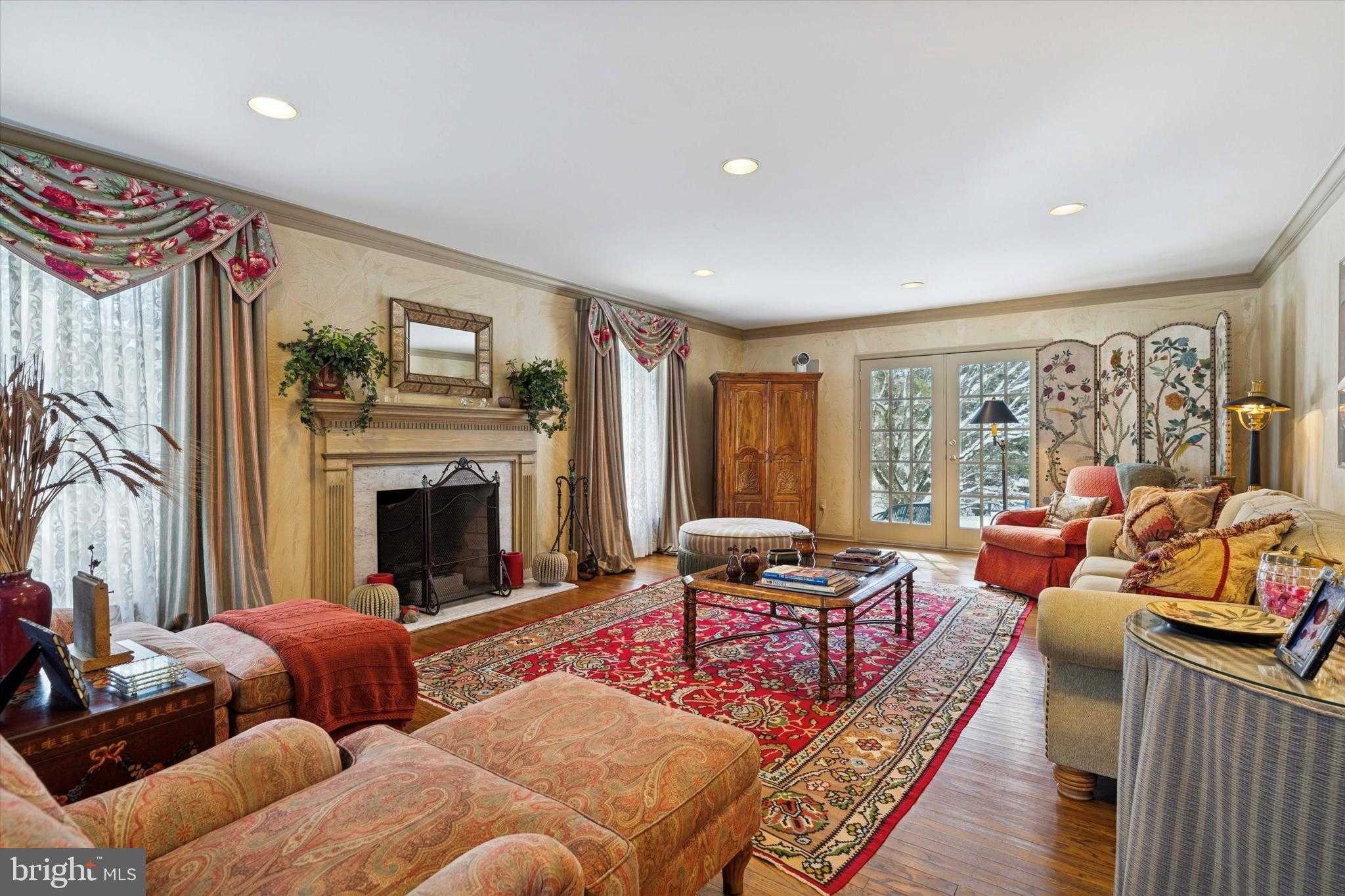 736 Woodleave Rd photo 4