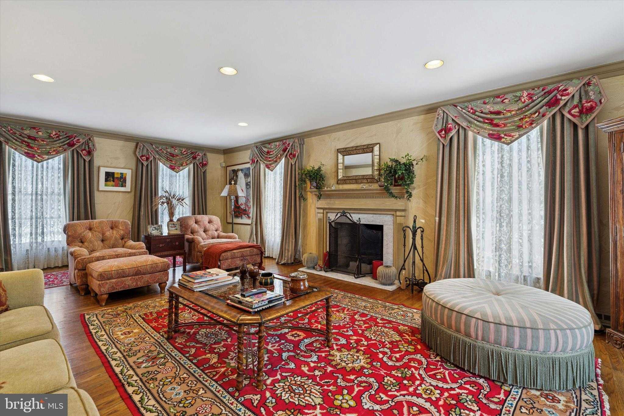 736 Woodleave Rd photo 6