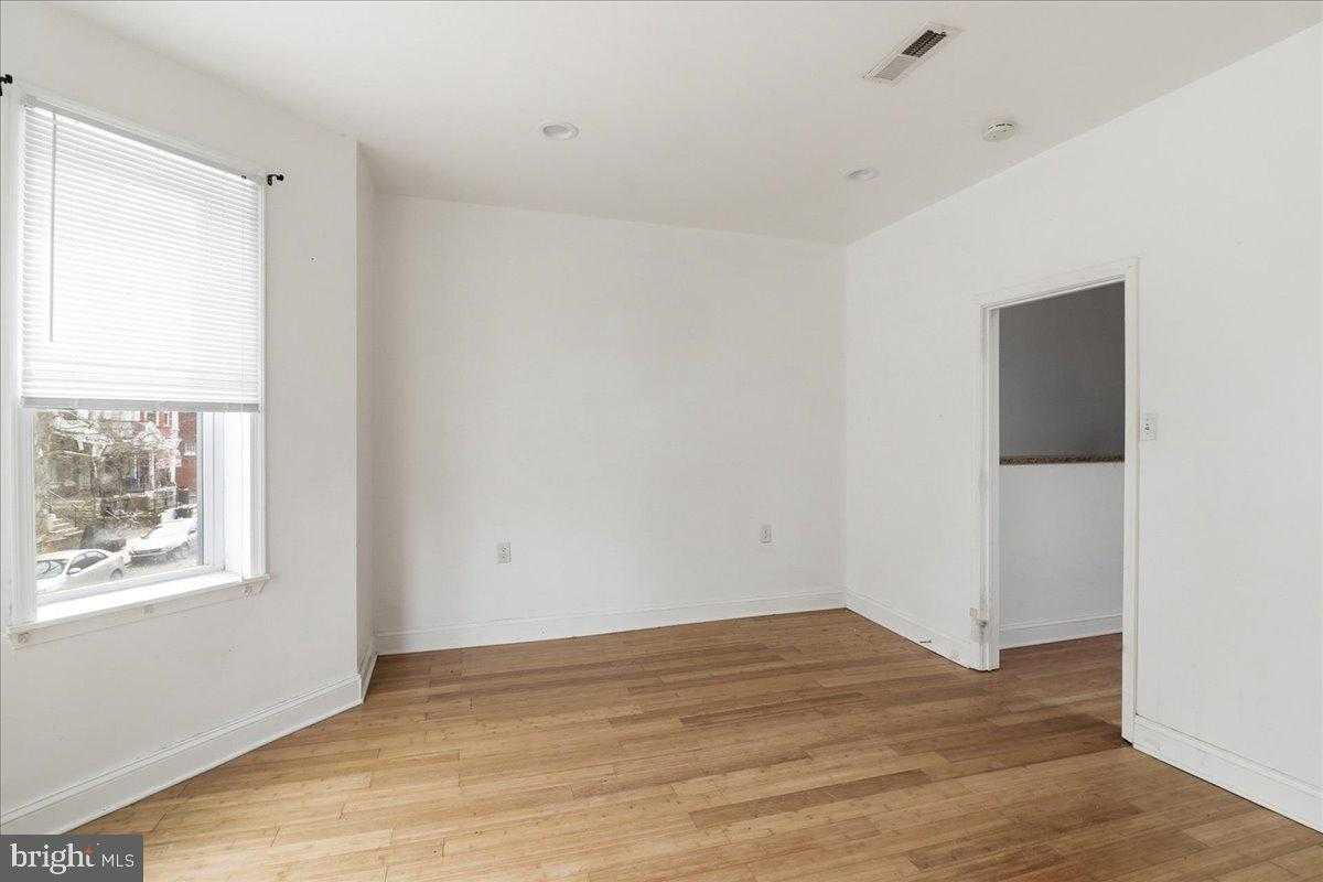 3640 N 19th St photo 15