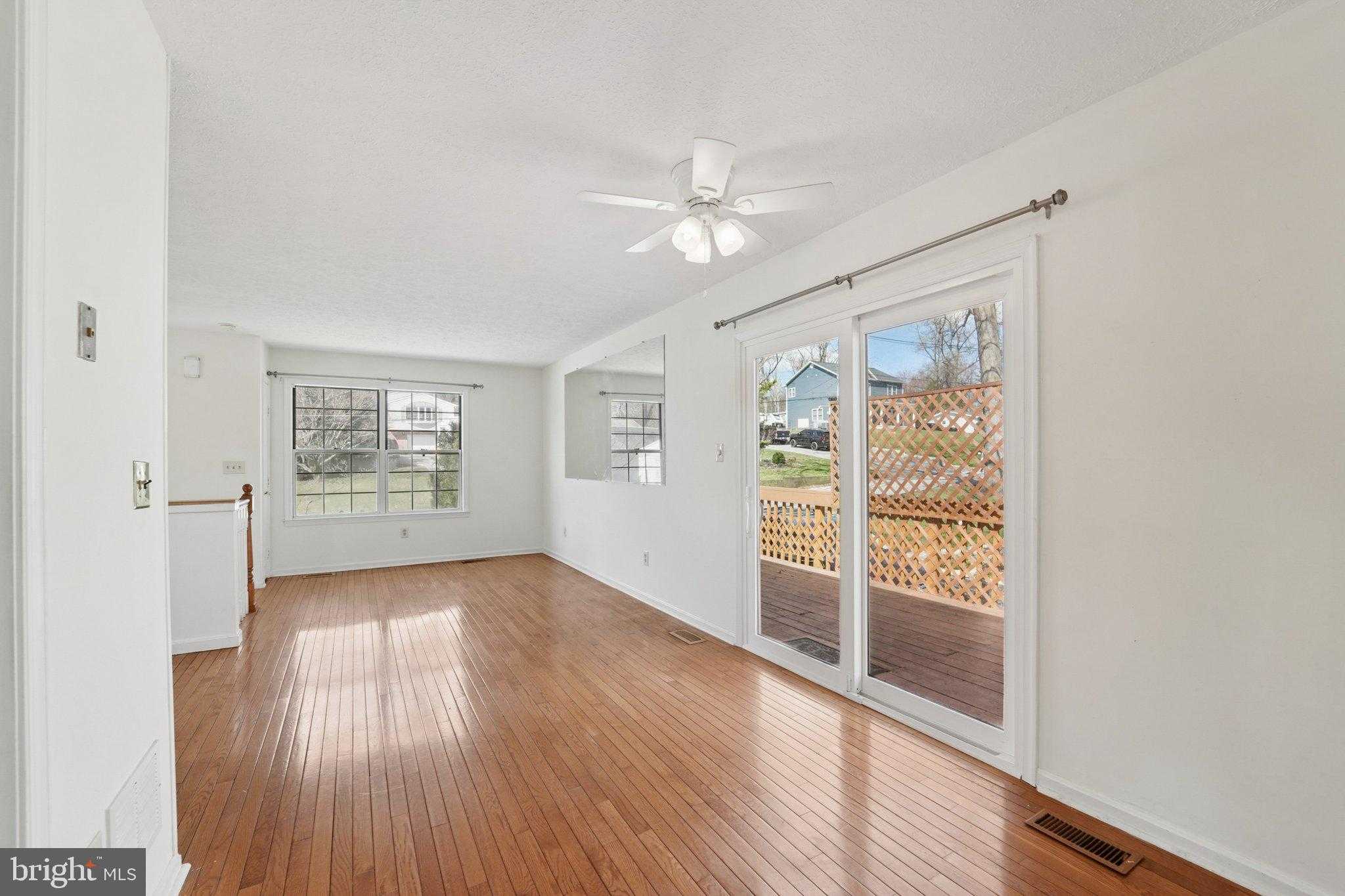 8057 Maywood Ave photo 8