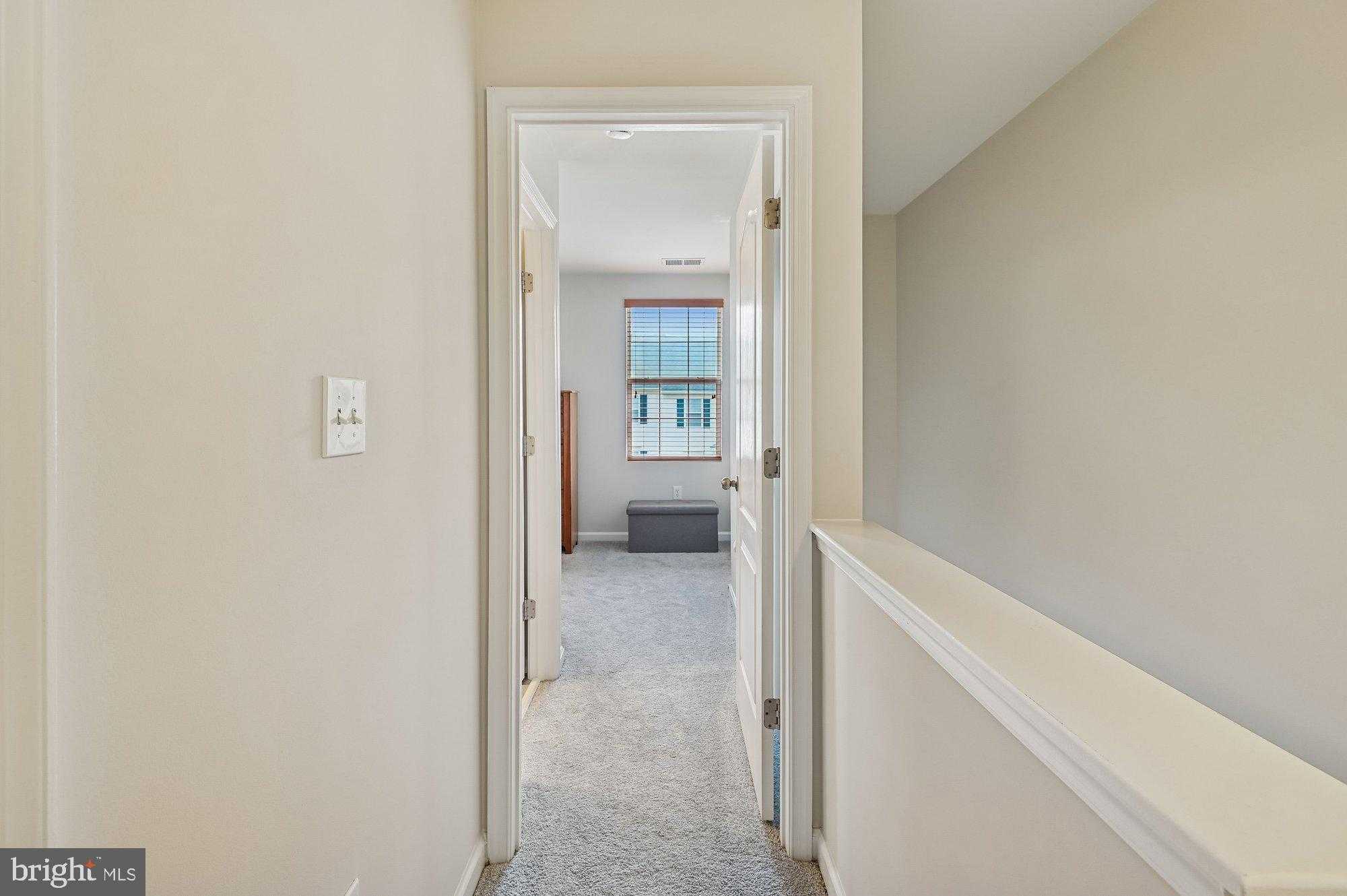 821 Croggan Cres photo 12