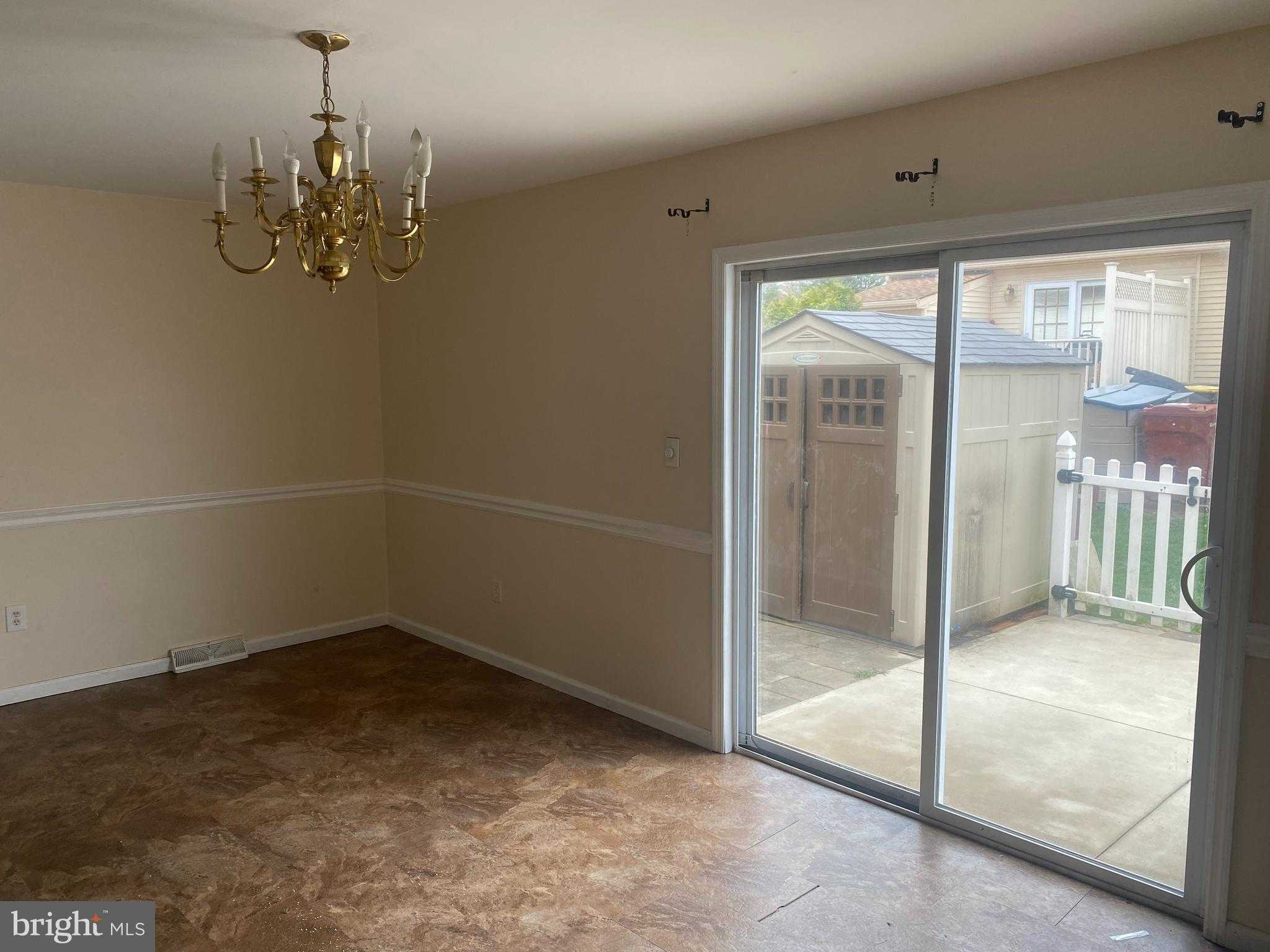 20 Lincoln Pl photo 3