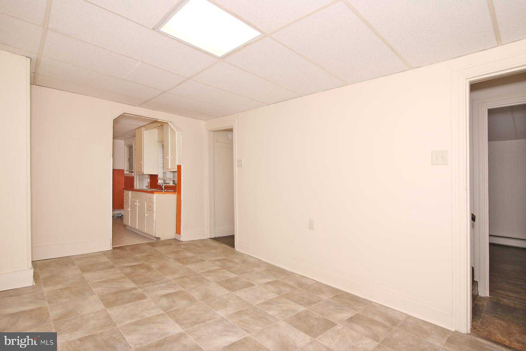 923 Guilford St photo 9