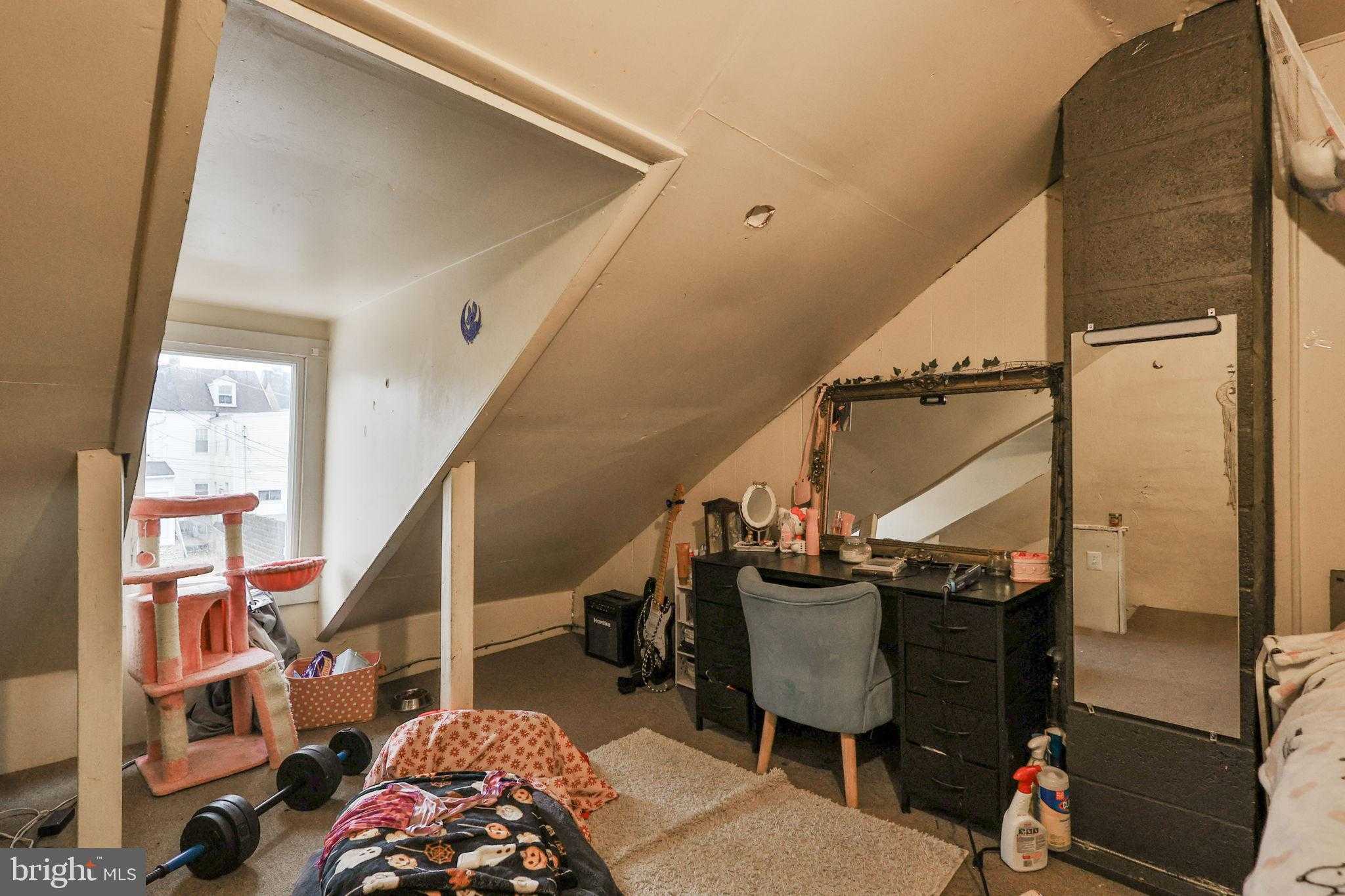 912 Spruce St photo 36