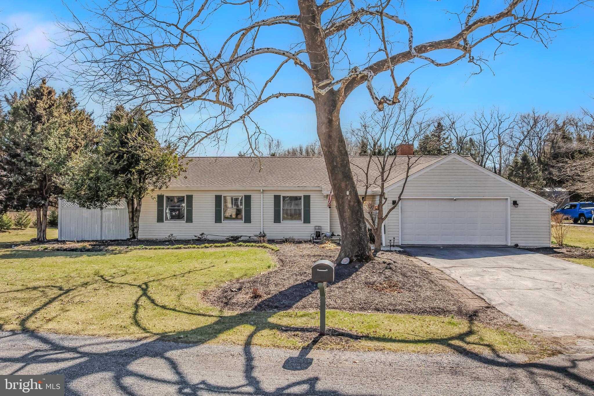 222 Hawick Rd photo 2